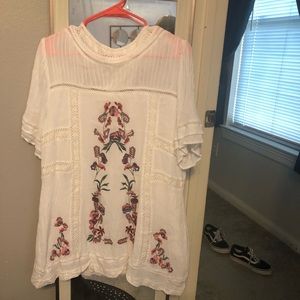 Embroidered dress (red dress boutique)